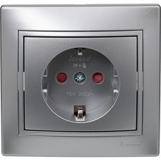 Розетка 1-я с/з внутренняя с защитой от детей серый металлик LEZARD Mira 701-1010-124B