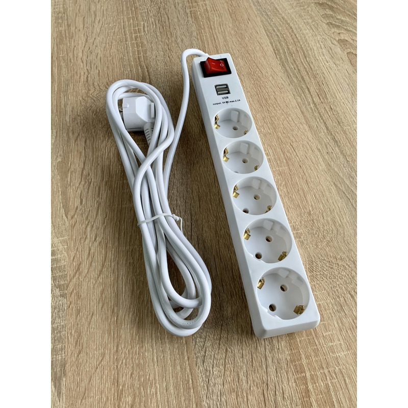 Удлинитель 5 гн. 3м с 2*USB (2100mA) с/з 3x0.75mm макс 2500W с кнопкой "LEMANSO" LMK71002