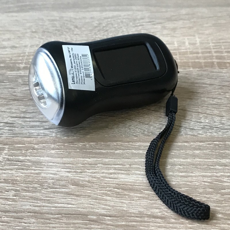 Фонарик 3 LED + солнечная батарея розовый "LEMANSO" LMF37