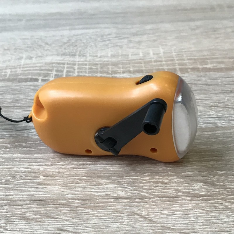 Фонарик 3 LED + солнечная батарея коричневый "LEMANSO" LMF37