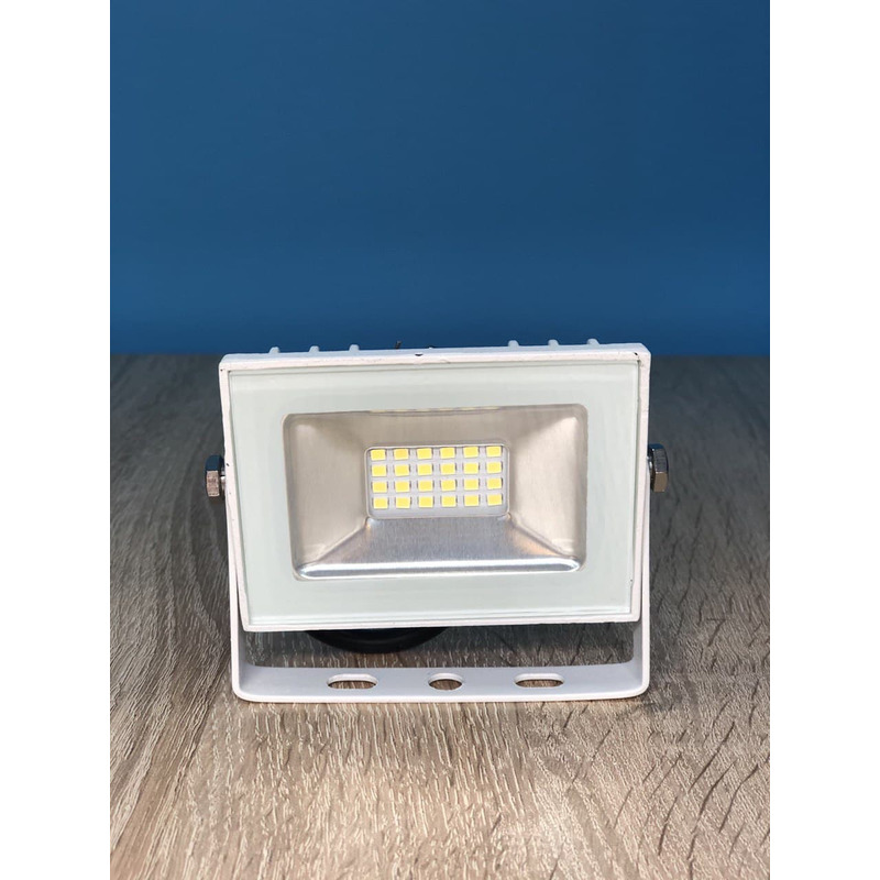 Прожектор светодиодный LED SMD 10w 6500K IP65 680LM белый "LEMANSO" LMP33-10