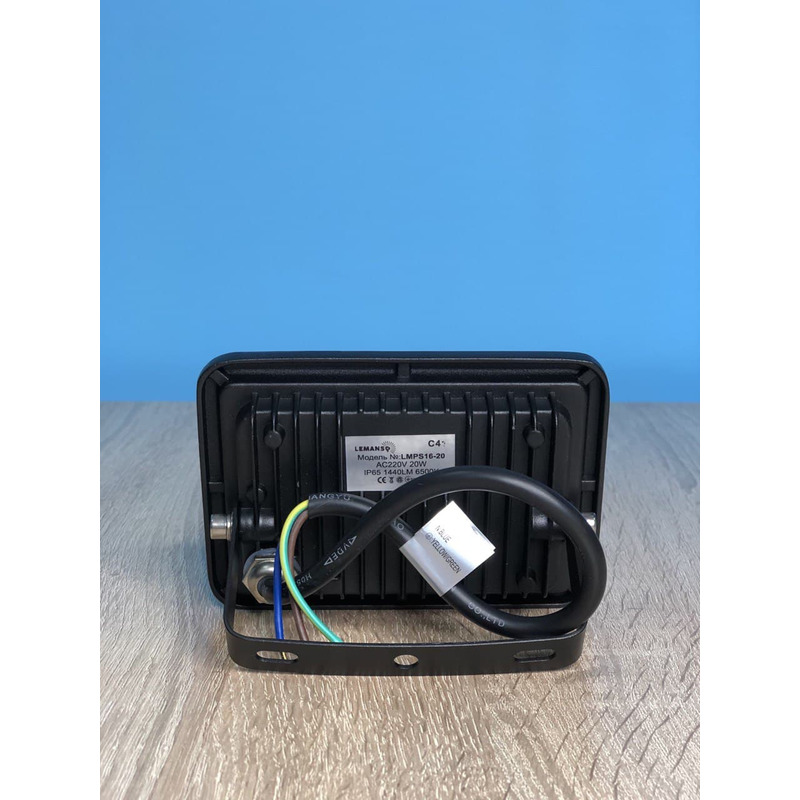 Прожектор светодиодный LED SMD 20w 6500K IP65 1440LM с микров.датчиком чёрный "LEMANSO" LMPS16-20